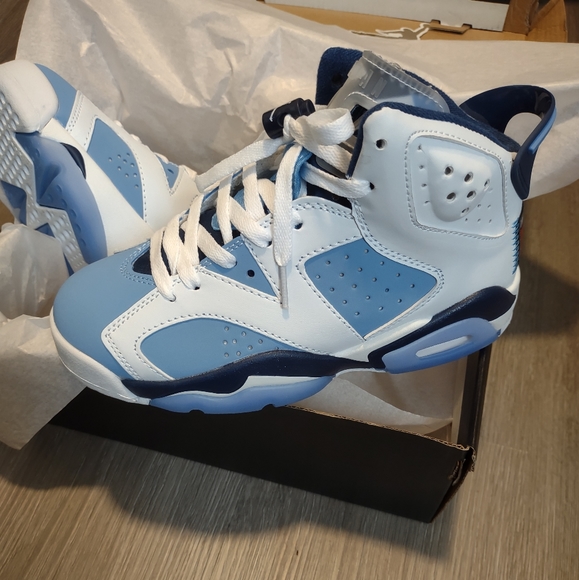 SOLD Air Jordan 6 Retro Sneakers (SOLD) - Picture 2 of 4